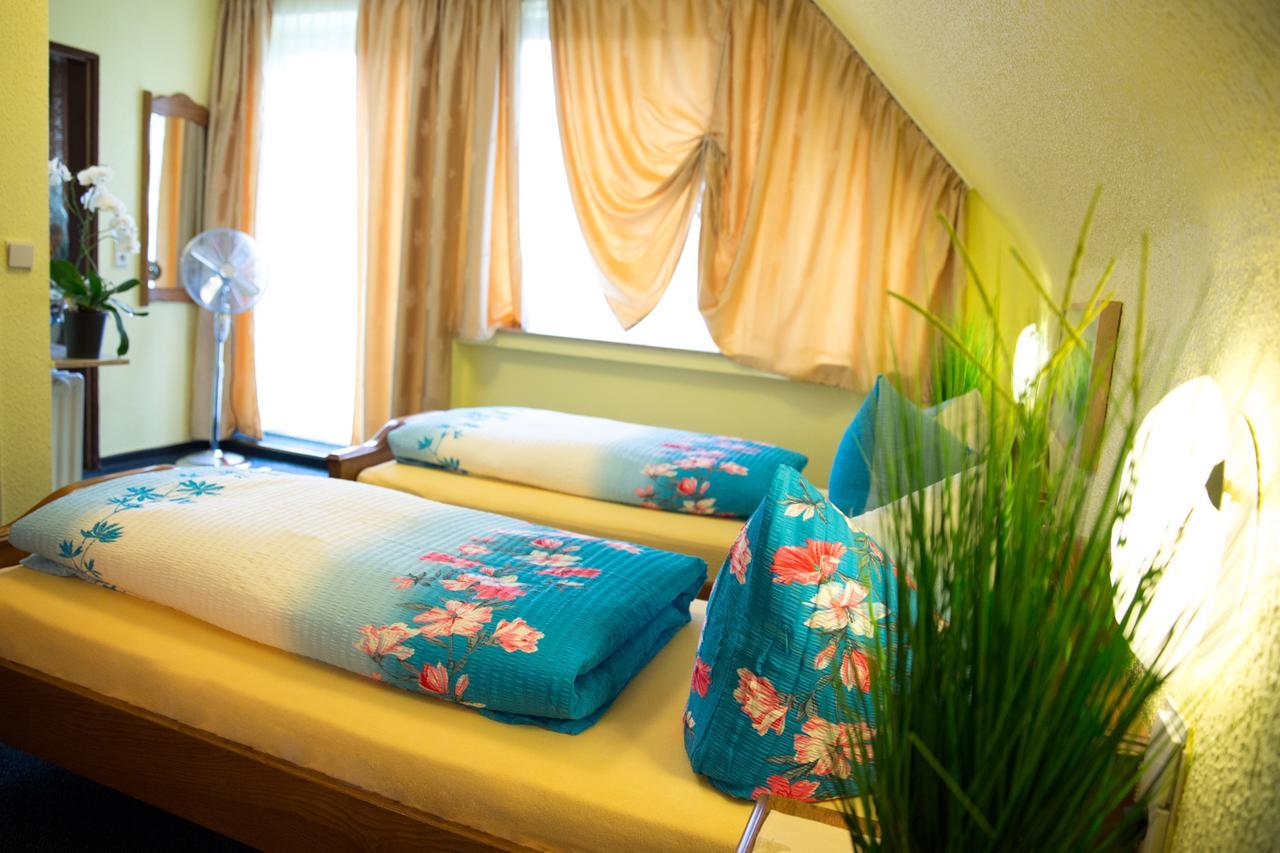 קרפלד Hotel Zur Bruecke מראה חיצוני תמונה
