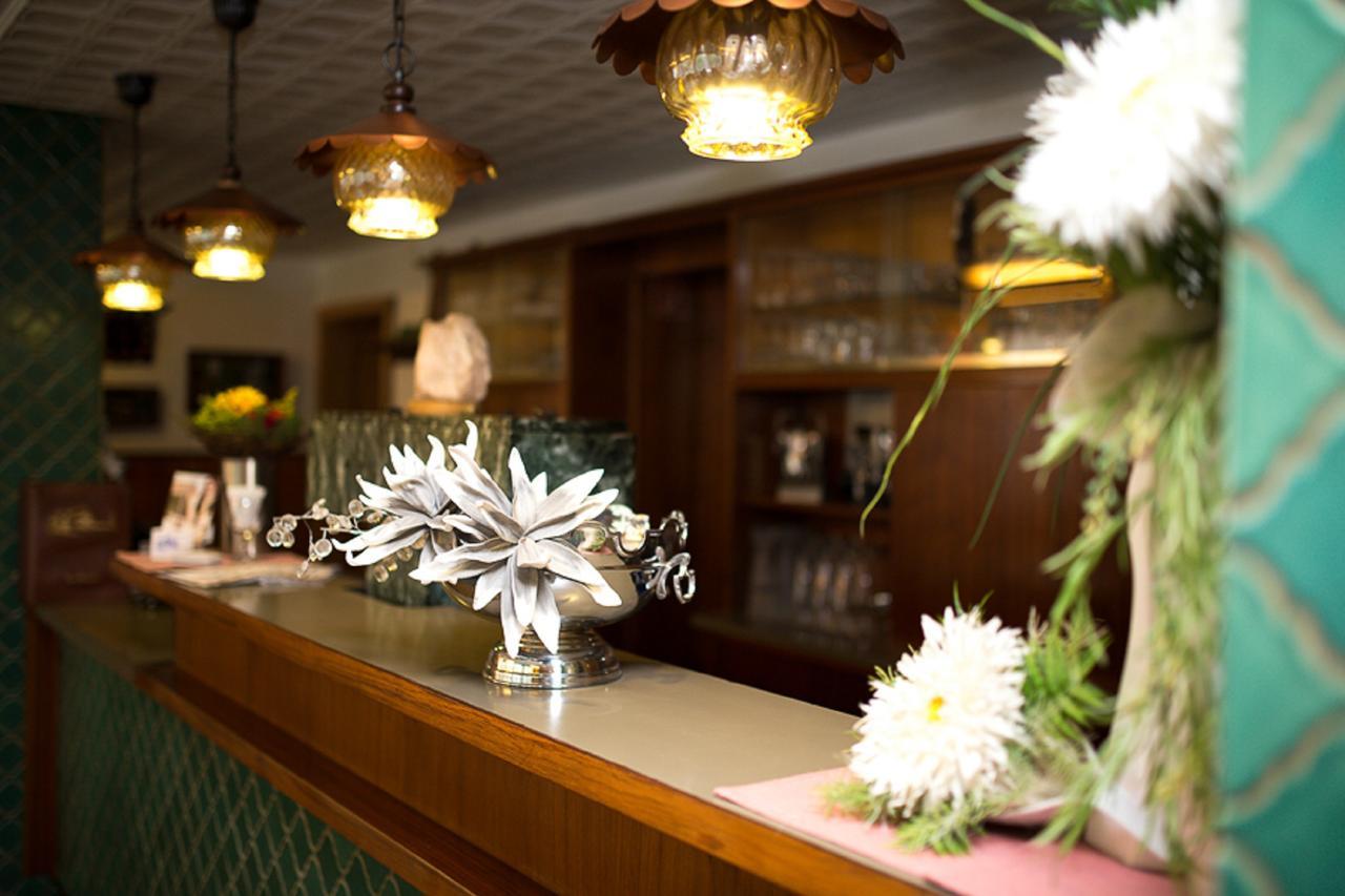 קרפלד Hotel Zur Bruecke מראה חיצוני תמונה