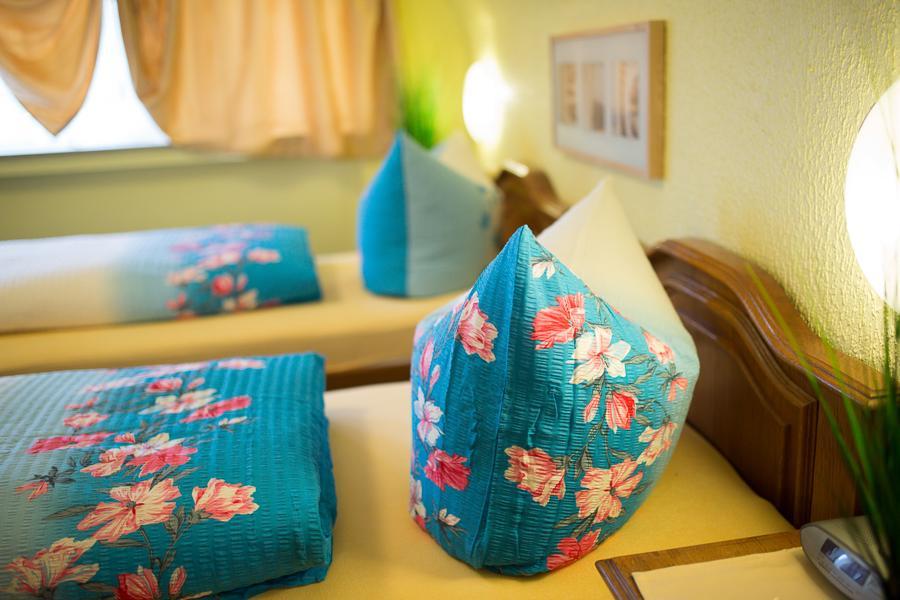 קרפלד Hotel Zur Bruecke מראה חיצוני תמונה